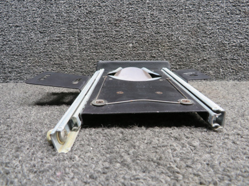 LB53405436 (Use: 2819104-10) Cessna LC41-550FG Cup Holder Assembly