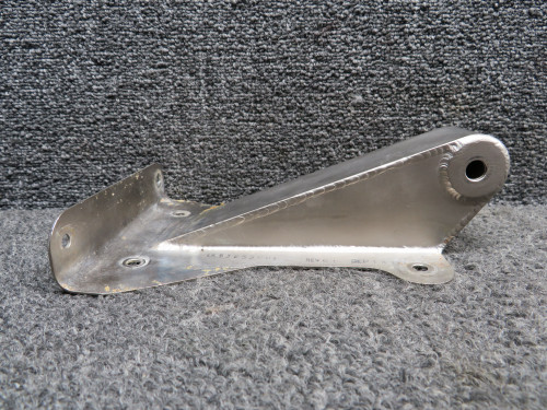 LA53253001 (Use: 2819110-8) Cessna LC41-550FG Center Seatbelt Bracket