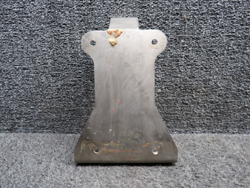 LA53253001 (Use: 2819110-8) Cessna LC41-550FG Center Seatbelt Bracket