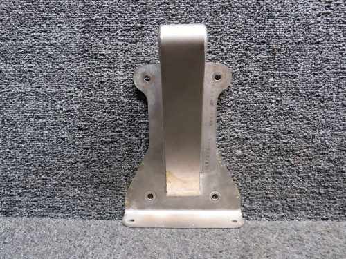 LA53253001 (Use: 2819110-8) Cessna LC41-550FG Center Seatbelt Bracket