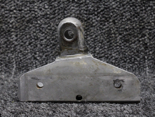 95643-009 Piper PA-34-200T Main Gear Truss Bracket RH (Diameter: .625”)