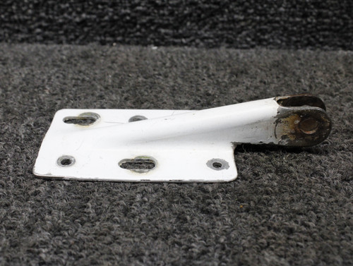 794475-007 Piper Cabin Door Hinge Upper