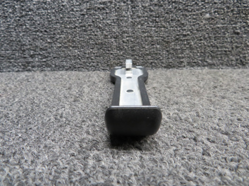 LA52112071 (Use: 2811103-16) Cessna LC41-550FG Interior Door Handle