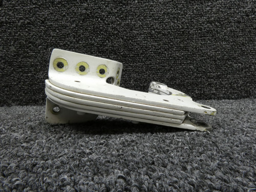 35-815266-2 Beechcraft 55D Main Landing Gear Door Hinge RH