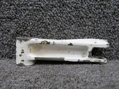 35-825052-2 (Cast: 35-825052) Beechcraft J35 Idler Arm