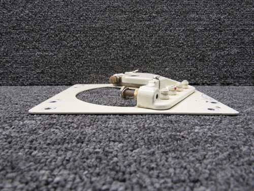 6565004-1, 6565023-1 Cessna 560XL (XLS+) Aileron Pivot & Stop Plate Assembly RH