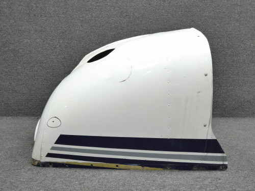 0552162-37 (0552162-54) Cessna 172P Engine Lower Cowl Assembly w Lower Nose Cap