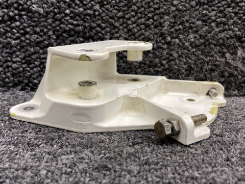 T700A5760003000 Socata TBM-700 Outboard Aileron Hinge Fitting LH