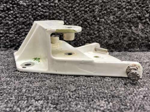 T700A5760003001 Socata TBM-700 Outboard Aileron Hinge Fitting RH