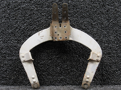 0431007-4 (Use: 0431007-10) Cessna 150L Rudder Horn Assembly