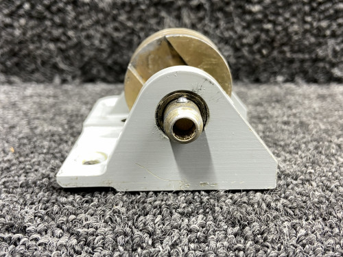 T700B526005100000 Socata TBM-700 Cargo Door Step Pulley Mounting Bracket