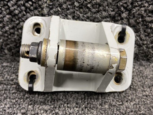 T700B521000710200 Socata TBM-700 Center Cargo Door Latch Roller