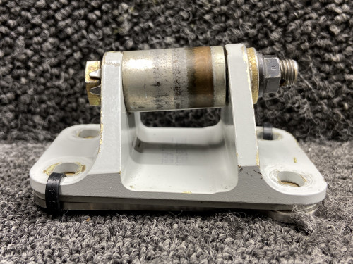 T700B521000710200 Socata TBM-700 Center Cargo Door Latch Roller