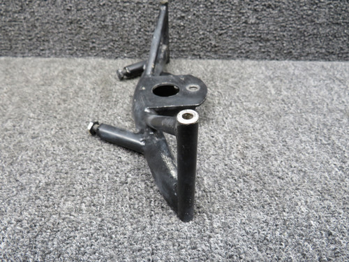 35192-000 Piper PA28-151 Nose Wheel Steering Horn Assembly