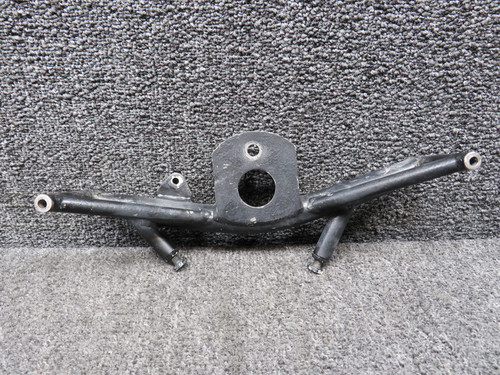 35192-000 Piper PA28-151 Nose Wheel Steering Horn Assembly