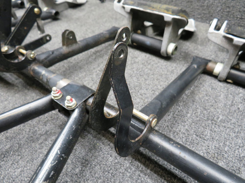 63459-019 Piper PA28-151 Rudder Pedal Bar for Dual Brakes