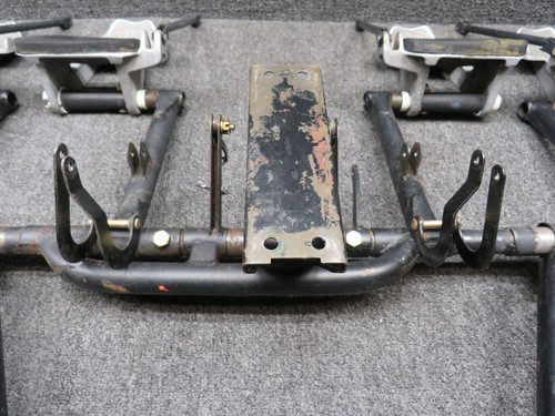 63459-019 Piper PA28-151 Rudder Pedal Bar for Dual Brakes