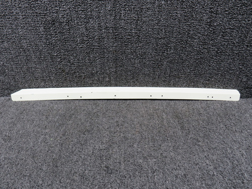 76266-000 Piper PA28-151 Middle Window Retainer Top RH