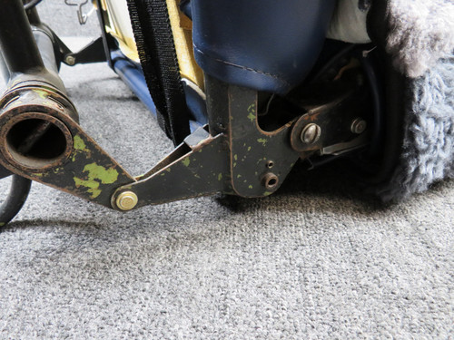 79591-002 Piper PA28-151 Pilot Vertically Adjustable Seat Assembly