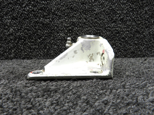 95643-007 Piper PA34-200 Main Gear Truss Bracket RH