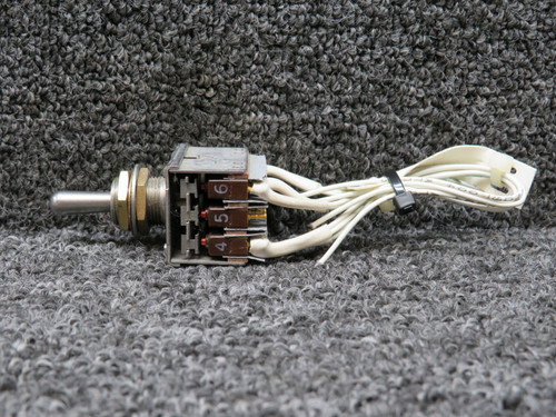 A3-202-04 (Alt: M8805-93-018) Cutler Hammer Toggle Switch