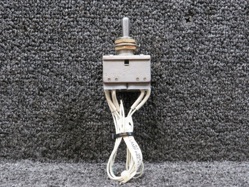 A3-202-04 (Alt: M8805-93-018) Cutler Hammer Toggle Switch