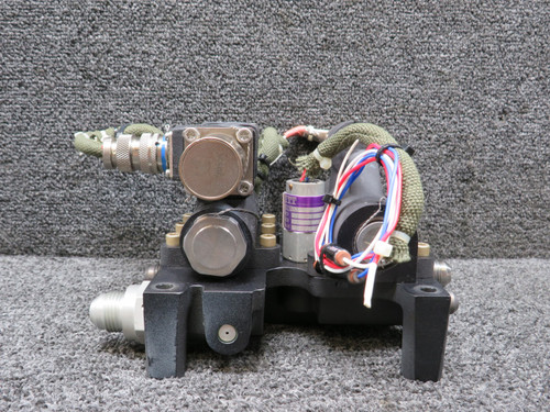 8245, 4221 Pneu Draulics T-R Manifold & 4-Way, 3-Positon Valve Control Assembly