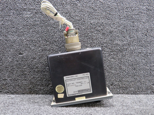 7003897-907 Honeywell PC-400 Autopilot Controller with Connector