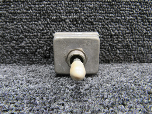 7662K7 (Alt: MS25068-21) Cutler-Hammer Toggle Switch