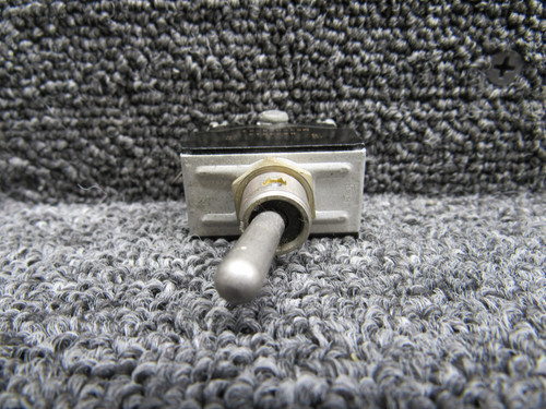 8824K14 (Alt: MS35059-23) Cutler-Hammer Toggle Switch