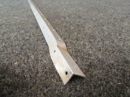 2213067-2 Cessna R182 Attach Angle RH Tunnel Top