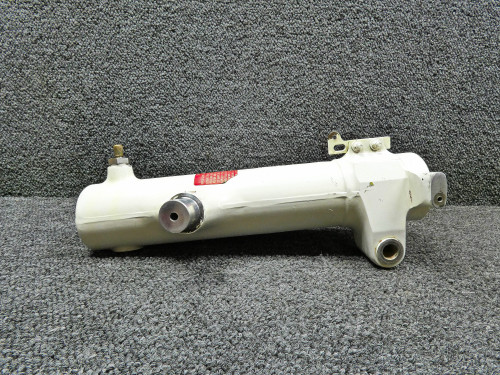 39486-015 (Use: 39486-815) Piper PA34-220T Main Landing Gear Trunnion RH