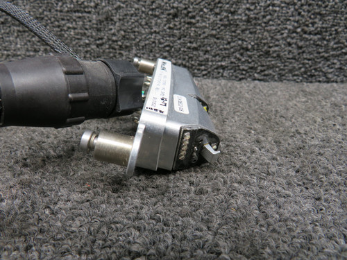 01-0771975-R0 (Alt: 38512-006) Cirrus SR22 Whelen 71975R0 LED Position Light RH