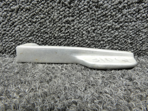 0811490-88 Cessna 310Q Cabin Door Inner Handle