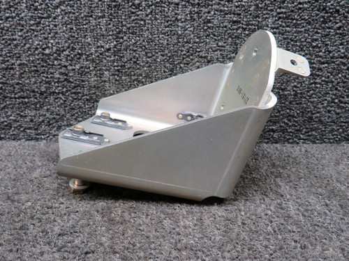 27121-001 Cirrus SR22 Rocket Tube Mounting Bracket