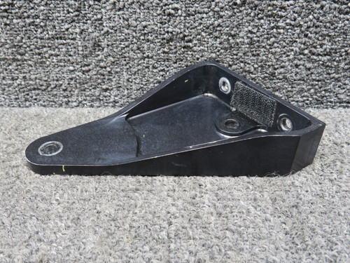 29080-006 Cirrus SR22 Aft Seatbelt Attach Hinge Center