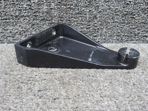 29080-005 Cirrus SR22 Aft Seatbelt Attach Hinge RH