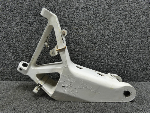 169-810032-5 (Use: 169-810001-655) Beech C24R Main Landing Gear Housing LH(Core)