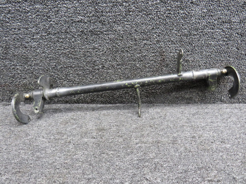 0760012-6 Cessna 180H Rudder Pedal Bar RH