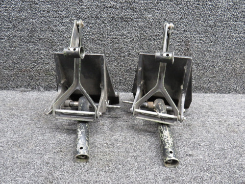 1460320-1, 0760012-3 Cessna A185F Stowable Rudder Pedal Set LH