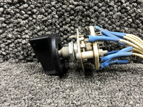 0861329-3 Cessna 310Q Rheostat Light Dimmer Knob