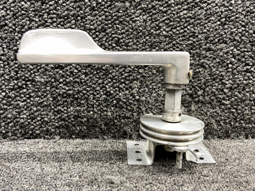 0811490-88, 0811548-1 Cessna 310Q Cabin Door Latch Handle with Pulley
