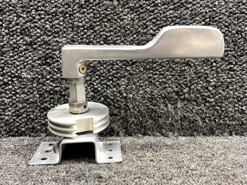 0811490-88, 0811548-1 Cessna 310Q Cabin Door Latch Handle with Pulley