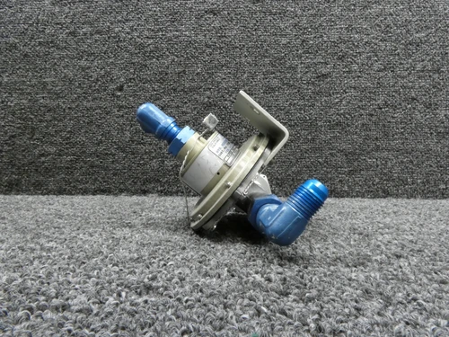 23200 Sterer Hydraulic Reservoir Pressure Regulator Assembly with Bracket