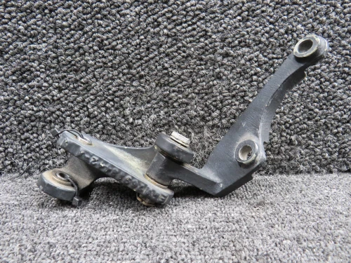269A8442-2, 269A8430 Schweizer 269C Throttle Control Cable Arm & Bracket Assy