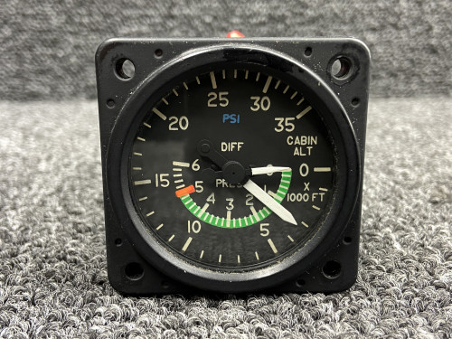 3000-0104 (Alt: C668516-0104) United Cabin Altimeter Differential Pressure Gauge