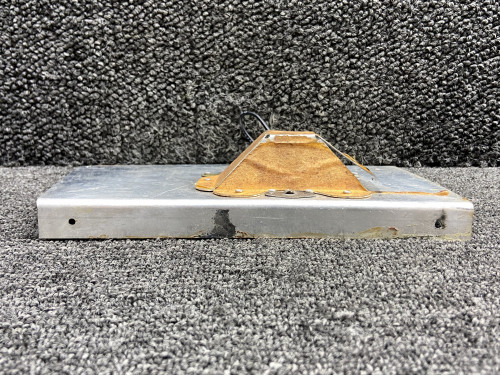 0851863-3 Cessna 421B Nacelle Courtesy Light Assembly (Modified Plate)