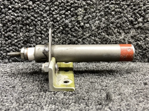 17343-61-450F, 93-713 Fenwal Fire Detector Probe w Mounting Bracket (28V)