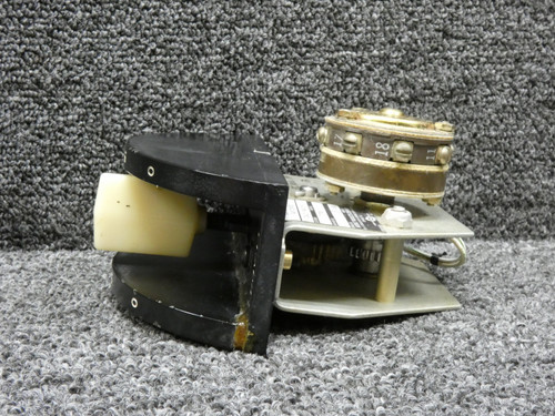 777001-1 (Alt: 4833519-1) Avionic Flap Control Selector Switch