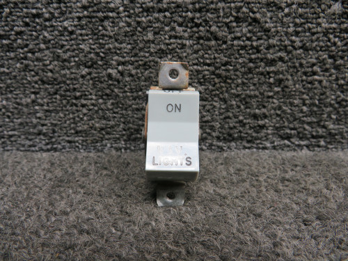 587-846 (Alt: 99377-015) Piper PA34-200T Navigation Light Switch